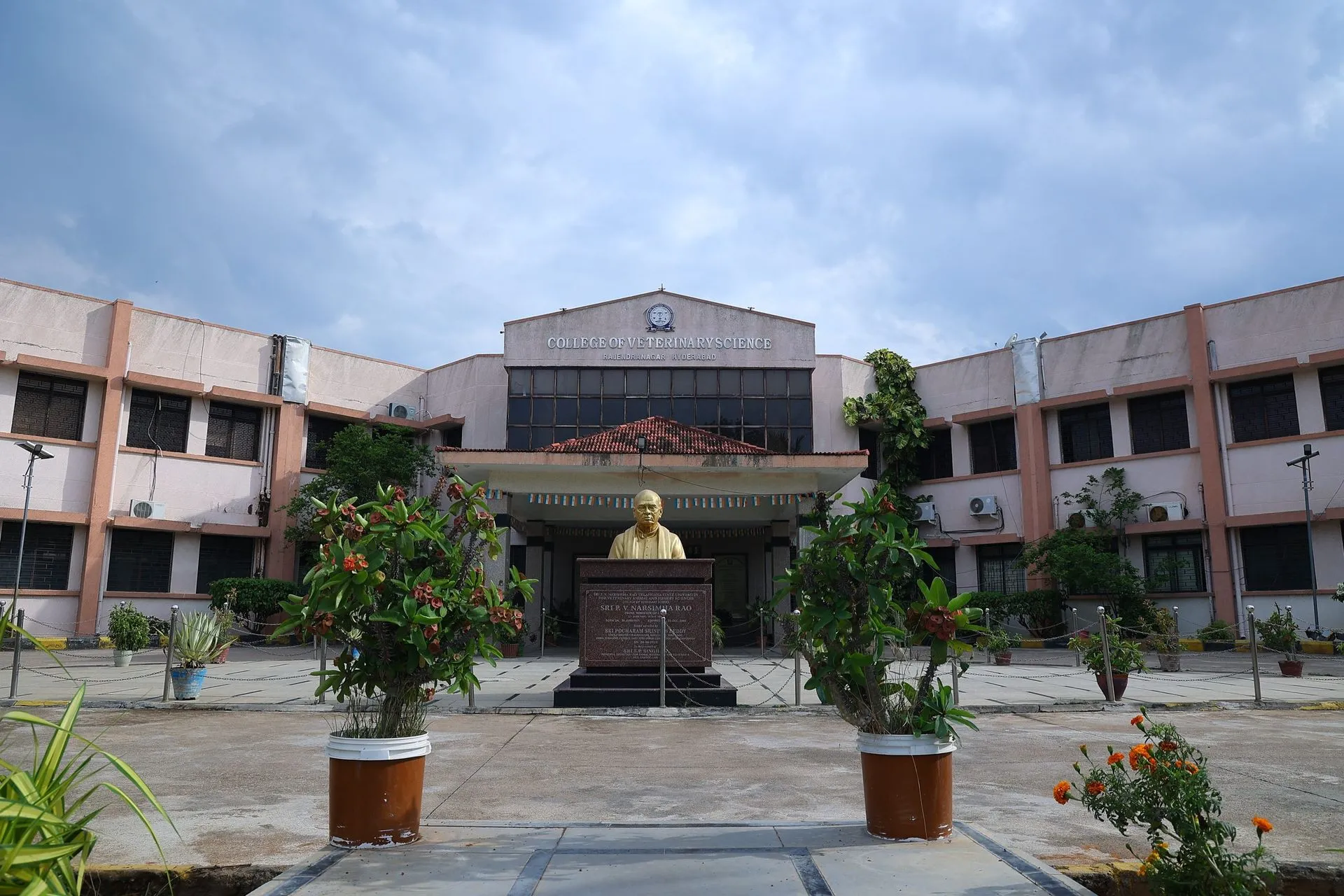 College of Veterinary Science (BVSc & AH – Bachelor of Veterinary Science and Animal Husbandry)